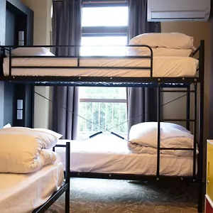 Unagi Hostel